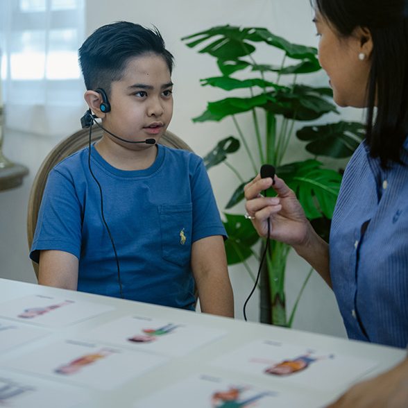 forbrain-therapist-child